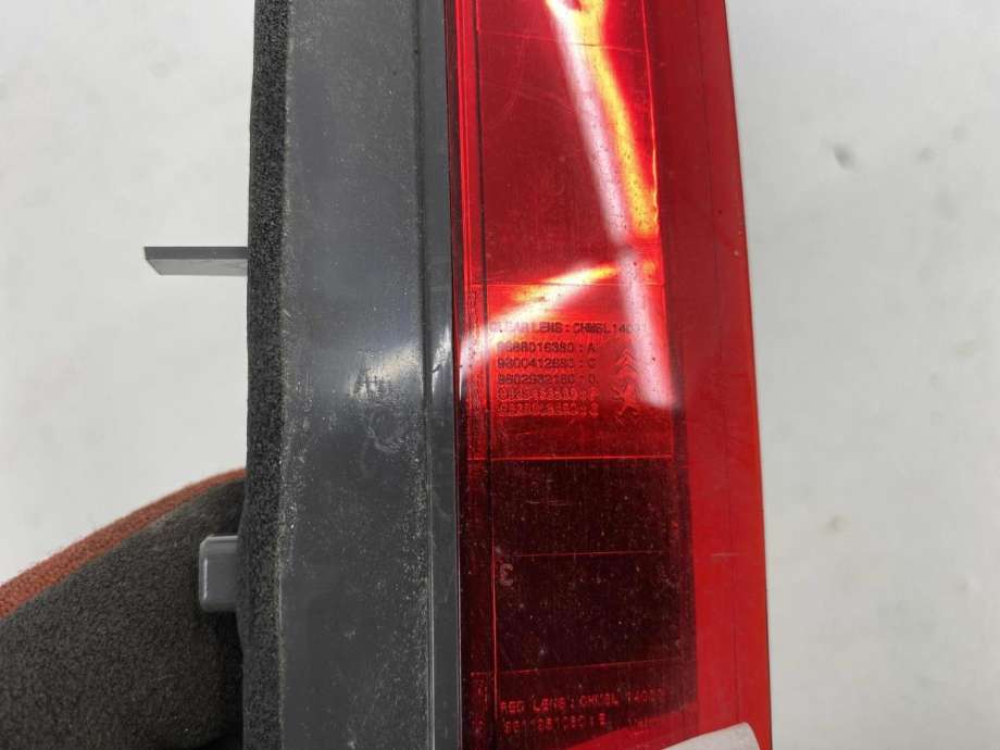 Baklykt bremselys bakrute til Peugeot 3008 2016-->> (Type II) (98 119 510 80|)