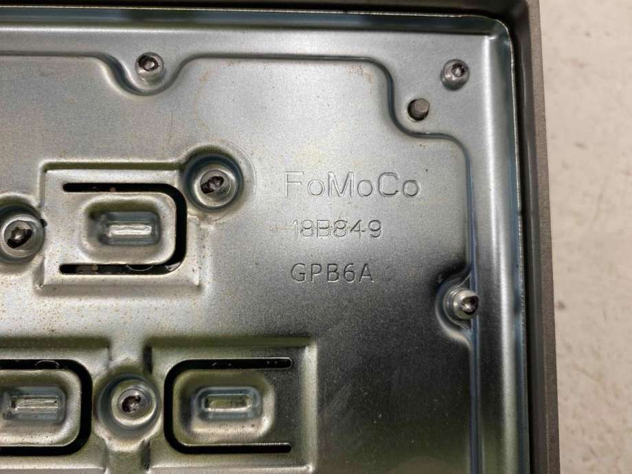 Bilstereo forsterker til Ford Mustang Mach-e 2020-->>  (2554323|LJ8T 18T806 AN|)
