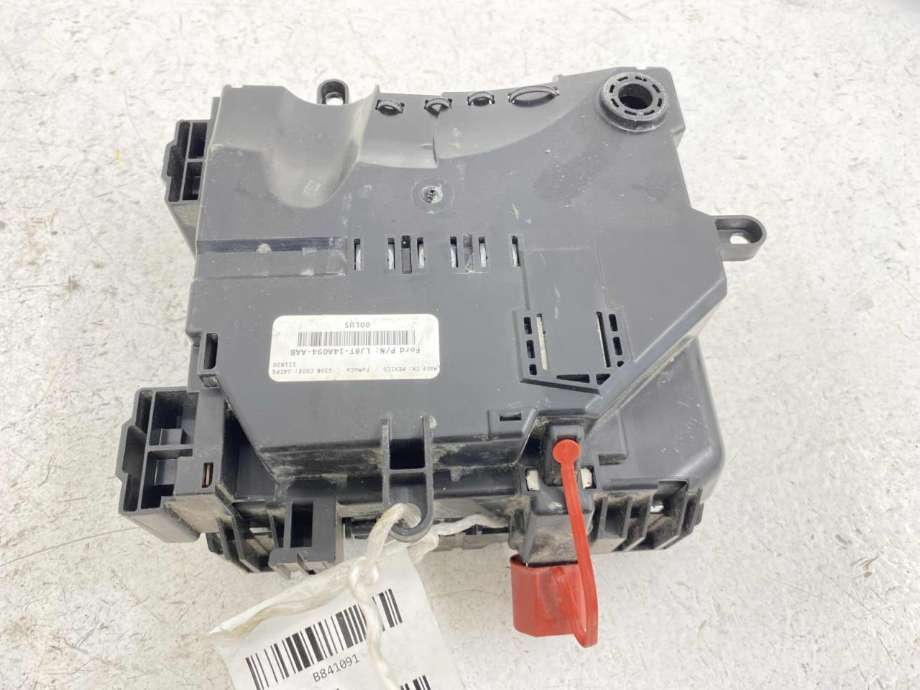 Sikringsboks til Ford Mustang Mach-e 2020-->> (2615830|)
