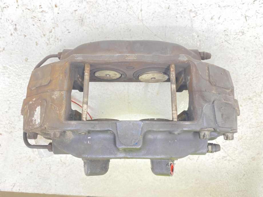 Bremsecaliper venstre foran til Tesla Model X 2016-->> (102762100A|)