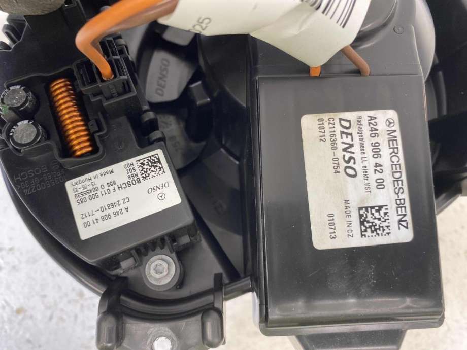 Varmeapparat motor til Mercedes CLA 2013-2019 (C117) (C117) (A 246 906 16 01|A 246 906 42 00|)