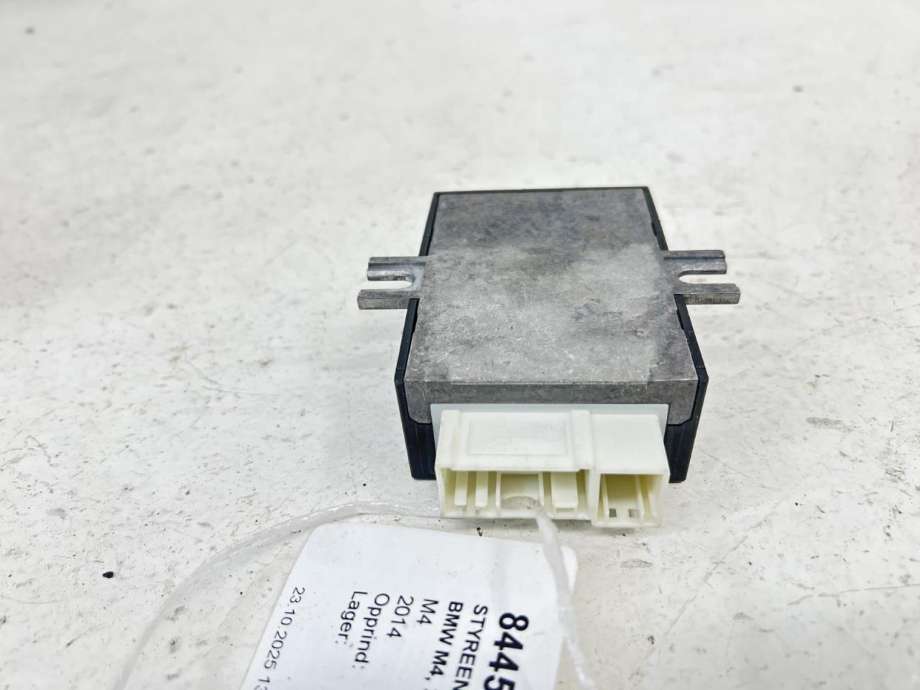 Styreenhet drivstoffpumpe til BMW M4 2014-2020 (F82/F83) (F82/F83) (16 14 7 411 595|16147398495|)