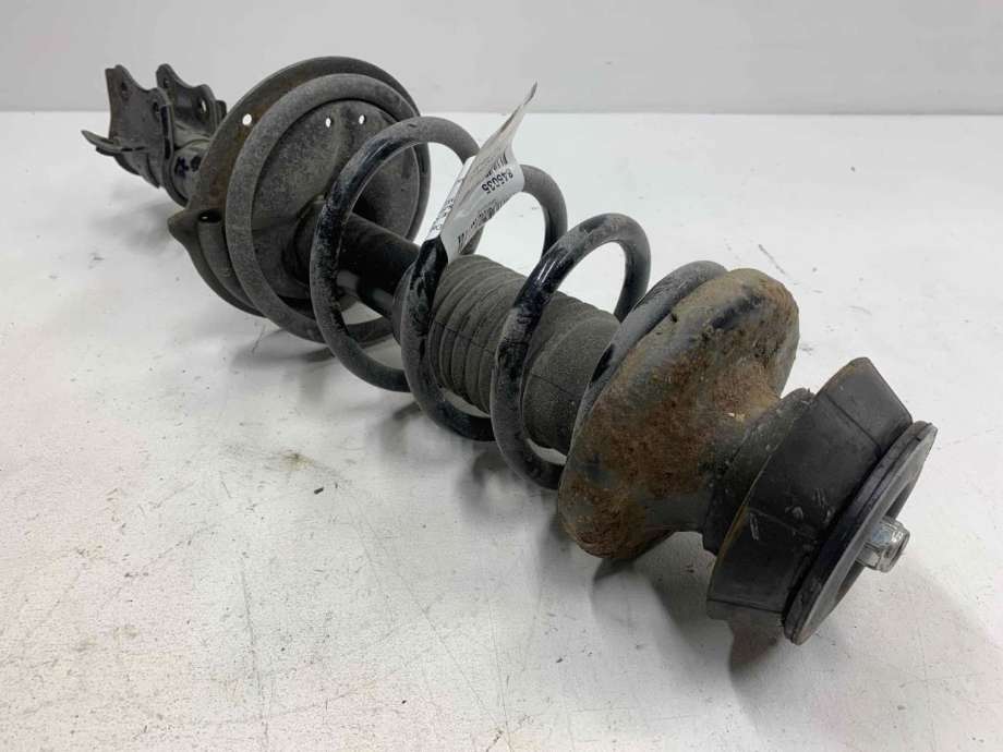 Fjærbein venstre foran til Suzuki Swift 2005-2010 (4160263J62|)