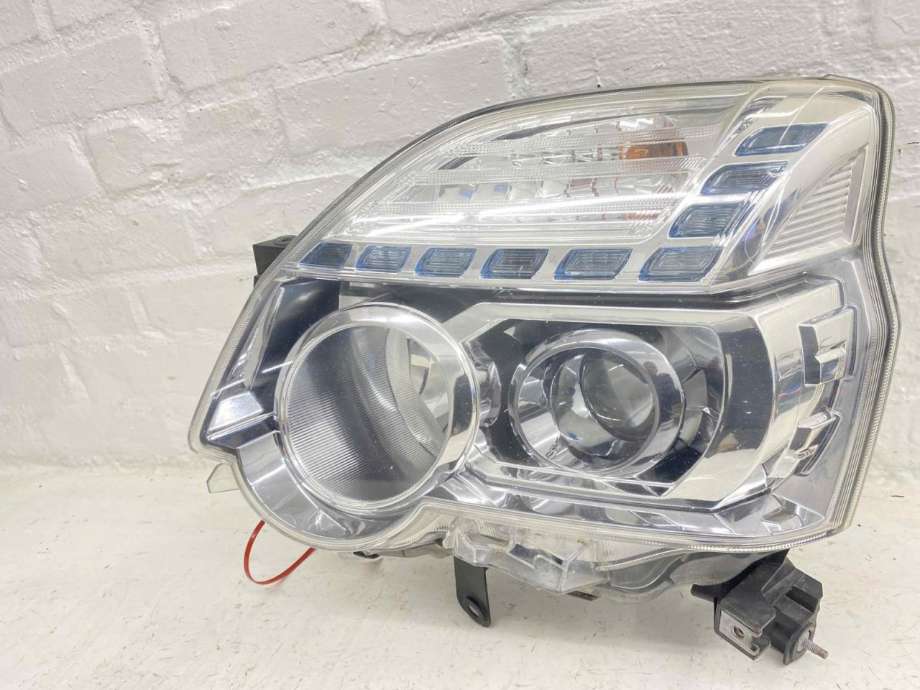 Frontlykt venstre halogen til Nissan X-Trail 2007-2014 (T31) (T31) (260603UF2B|260603UF2A|)