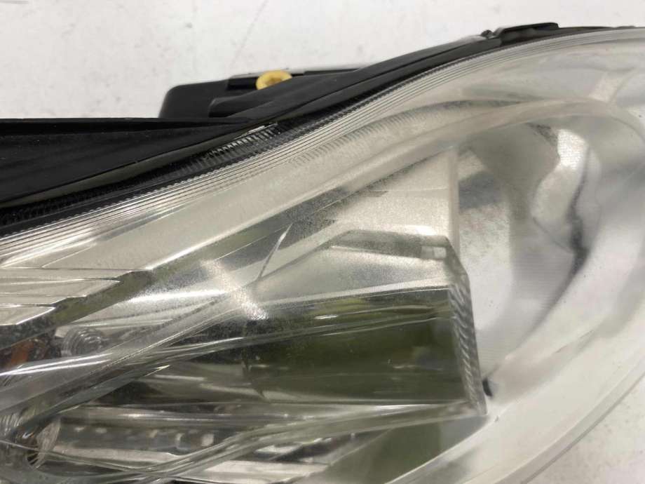 Frontlykt høyre halogen til Ford C-Max 2010-2015 (Type II, Fase 1)  (1787127|AM51 13W029 AF|)