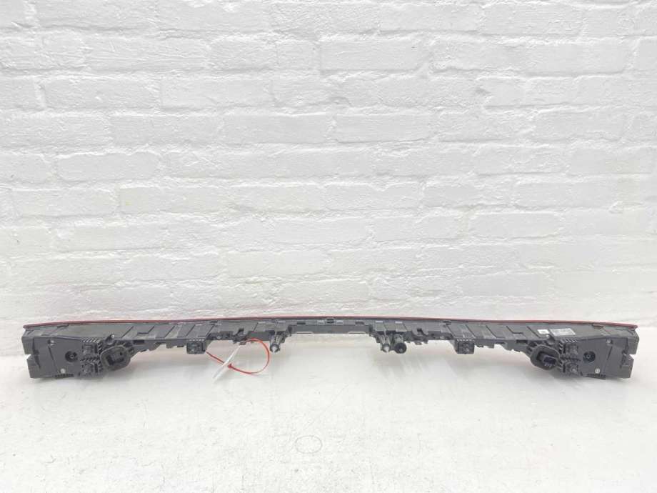 Baklykt midtre til Audi Q6 e-tron 2024-->> (85H 945 095 B|)