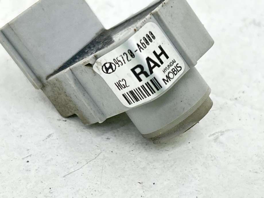 Parkeringssensor bak til Hyundai i30 2012-2017 (Type II) (95720A6000RAH|)