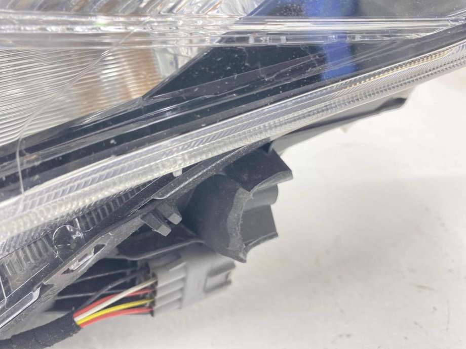 Frontlykt venstre halogen til Toyota Auris 2015-2019 (Type II, Fase 2)  (8117002K30|)