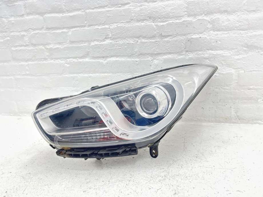 Frontlykt venstre halogen til Hyundai i40, 2012-2017  (921013Z000)