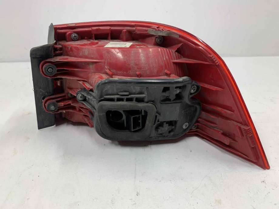 Baklykt venstre ytre til VW Passat 2005-2010 (B6) (B6) (3AF 945 095 E|)