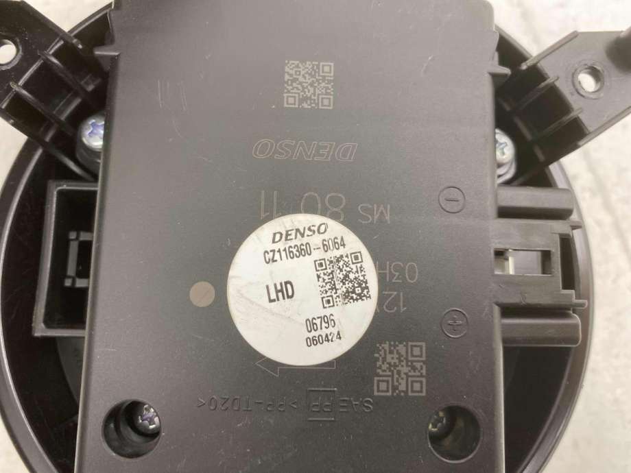 Varmeapparat motor til Toyota Yaris Cross (SUV) 2021-->>  (87103K0020|)