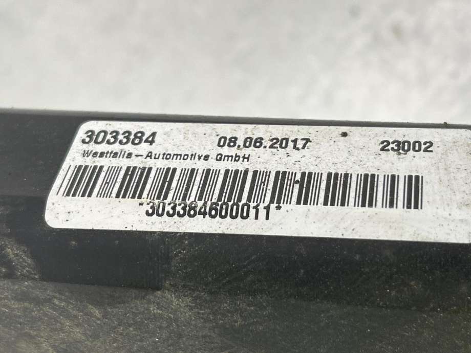 Hengerfeste til BMW 3-Serie 2012-2018 (F30/F31/F34) (F30/F31/F34) (71 60 6 883 983|)