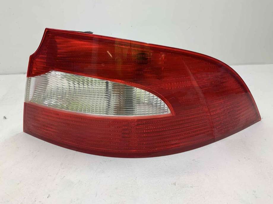 Baklykt høyre ytre til Škoda Superb 2008-2015 (Type II) (3T5 945 112|)