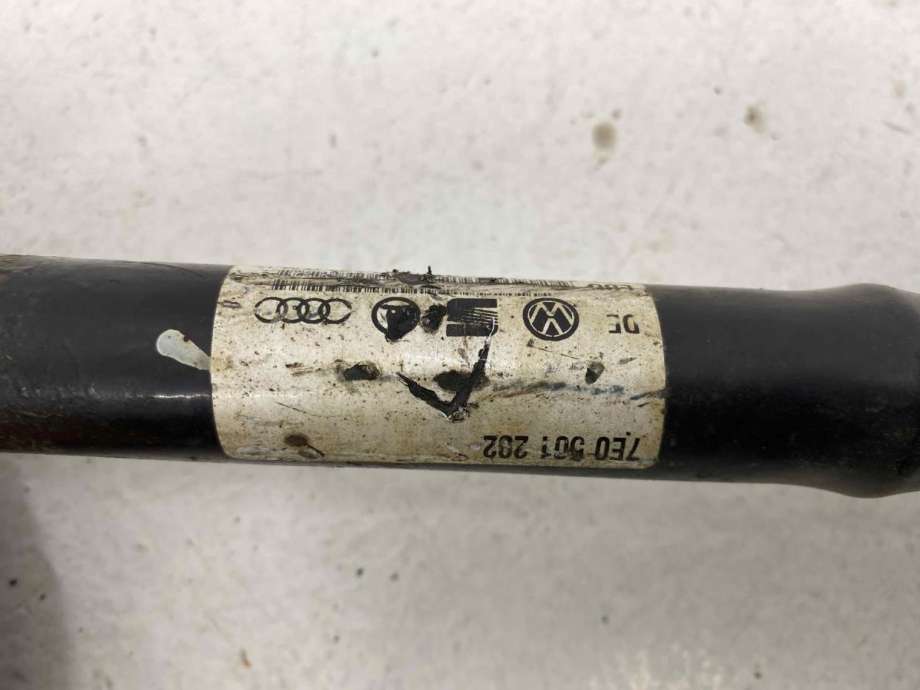 Drivaksel høyre bak, diesel/manuell til VW Transporter / Caravelle 2009-2015 (Fase 2) (T5) (T5) (7E0 501 818 A|)