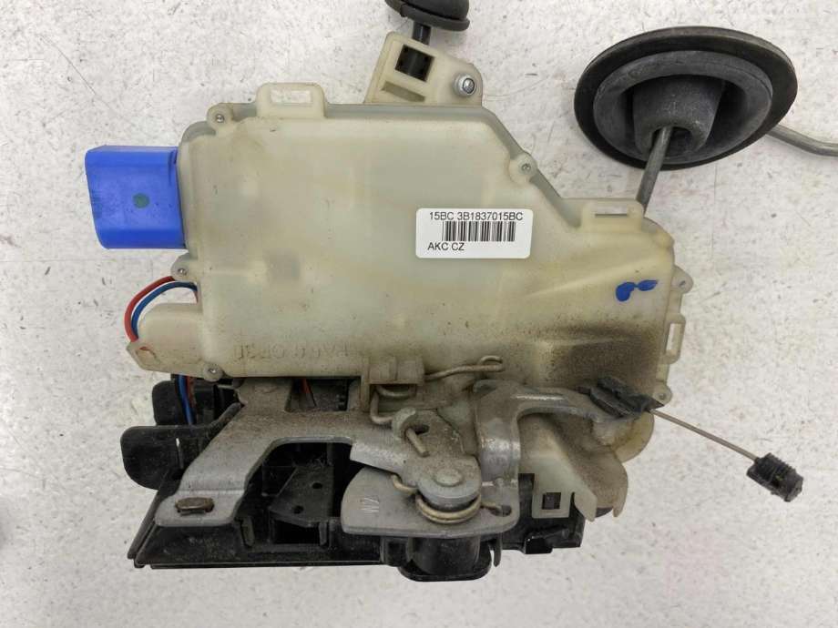 Låsekasse venstre foran til VW Transporter / Caravelle 2009-2015 (Fase 2) (T5) (T5) (3B1 837 015 AQ|)