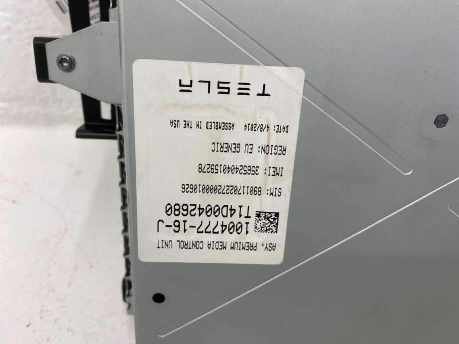 Multimedia display (MCU - Media Controller Unit) til Tesla Model S 2013-2016 (Fase 1)  (1015898-00-A|1084333-00-A|1084333-00-B)