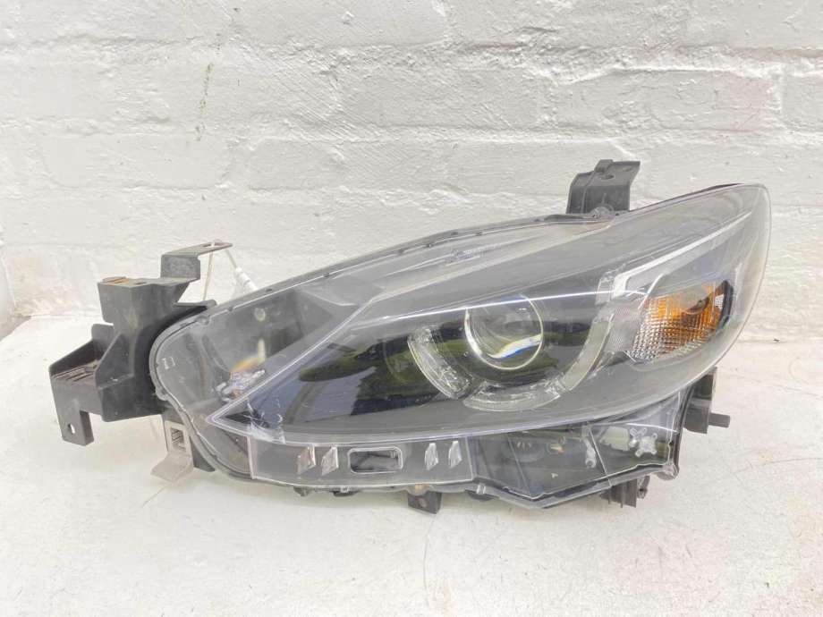 Frontlykt venstre xenon til Mazda 6 2015-2018 (Type III, Fase 2) (GMH351041F|)