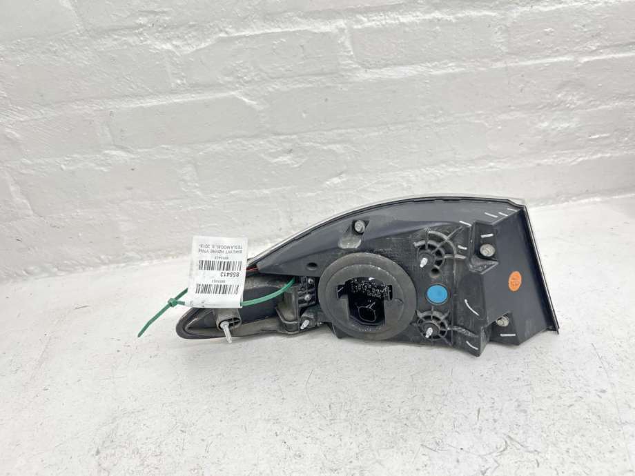 Baklykt høyre ytre til Tesla Model S 2013-2016 (Fase 1)  (6005921-00-B|)