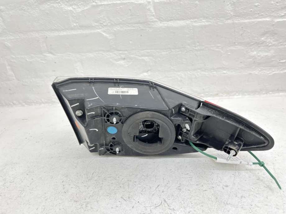 Baklykt høyre ytre til Tesla Model S 2013-2016 (Fase 1)  (6005921-00-B|)