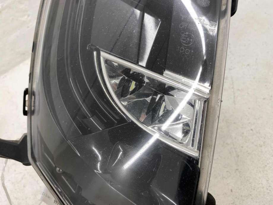 Tåkelykt høyre foran til Tesla Model S 2013-2016 (Fase 1) (6005914-00-F|)