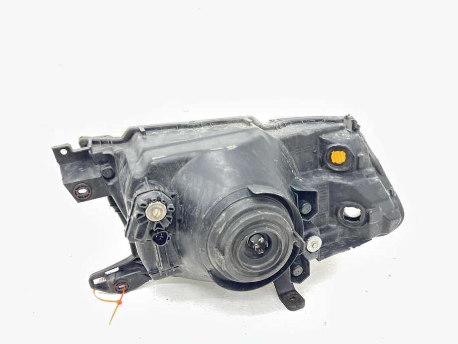 Frontlykt venstre halogen til Mitsubishi Pajero 2000-2006 (Type III) (MN133751|)
