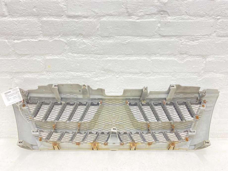 Grill til Mitsubishi Pajero 2000-2006 (Type III) (MN117202HB|)