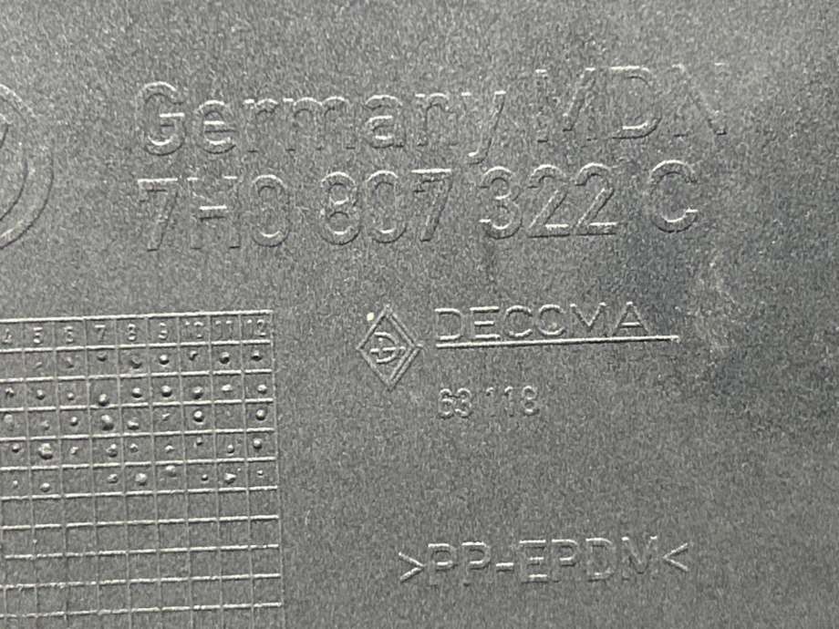 Støtfangerving høyre bak til VW Transporter / Caravelle 2009-2015 (Fase 2) (T5) (T5) (7H0 807 322 C|7H0 807 322 C  GRU|)