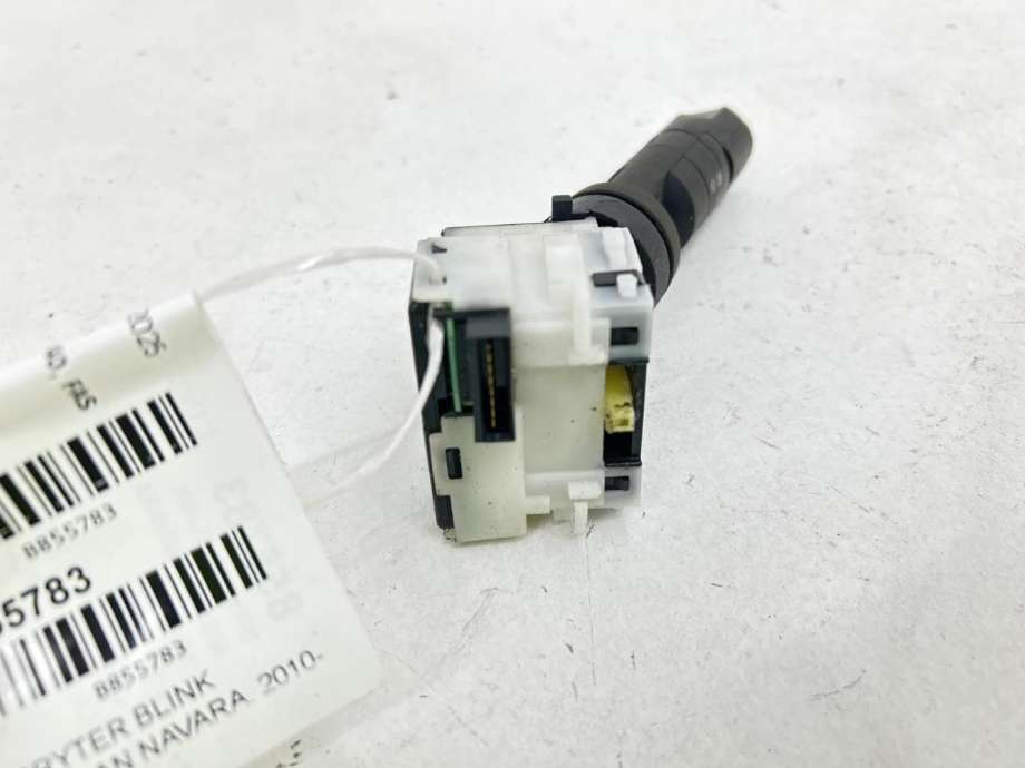 Bryter blink til Nissan Navara 2010-2015 (Fase 2) (D40) (D40) (25540ZM02E|)
