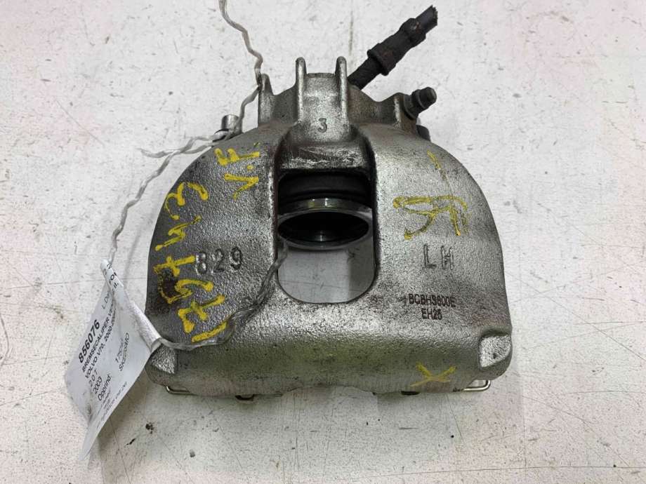 Bremsecaliper venstre foran til Volvo V70 2000-2004 (Type II, Fase 1) (8251315|)