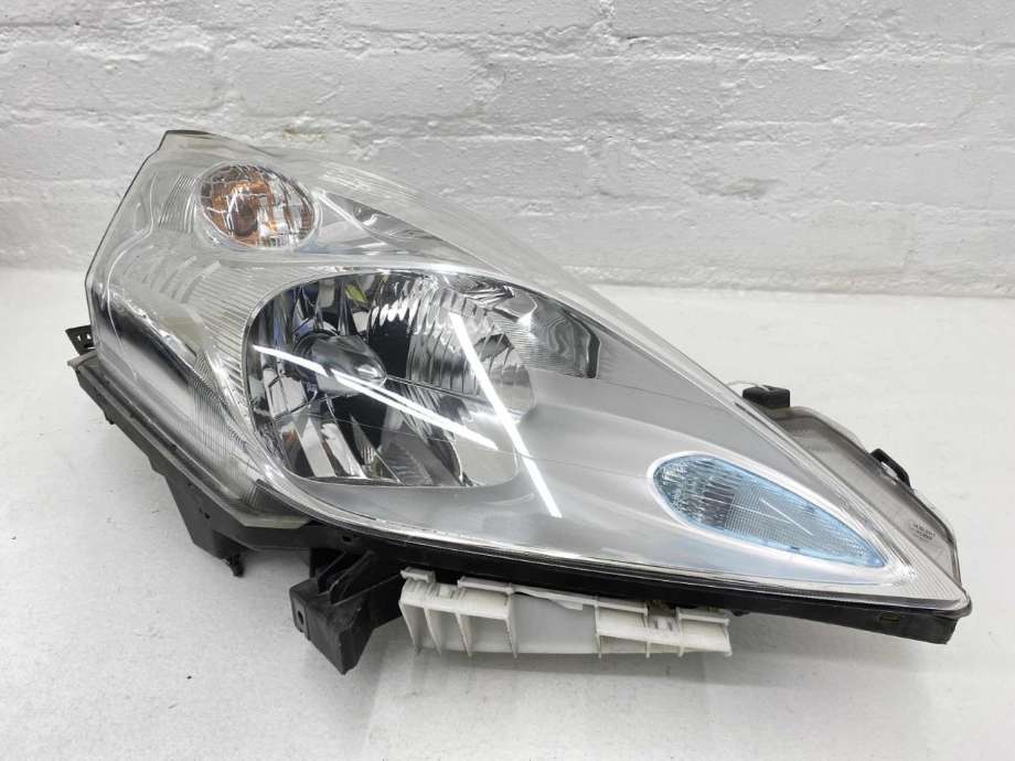 Frontlykt høyre halogen til Nissan Leaf 2011-2017 (Type I) (260103NL0B|)
