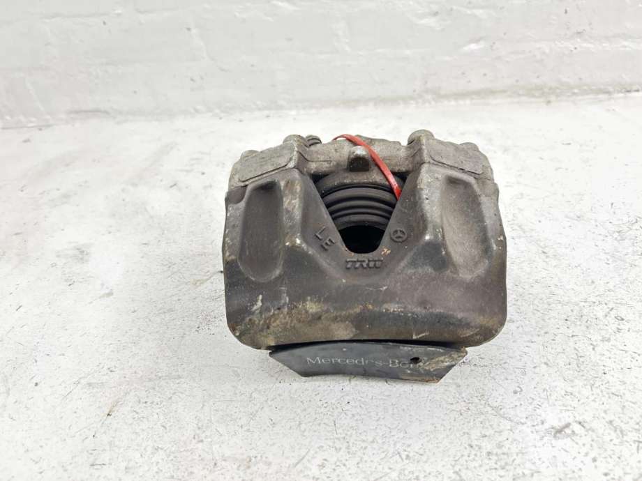 Bremsecaliper venstre foran til Mercedes E-Klasse 2013-2016 (Fase 2) (W212) (W212) (A 204 421 35 81|)