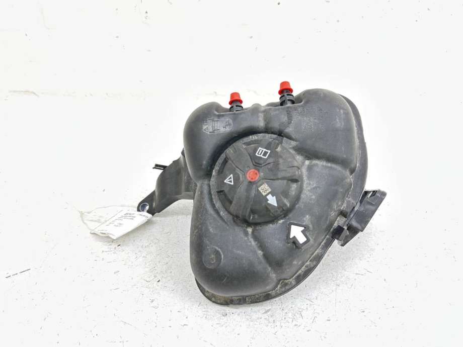 Ekspansjonstank til BMW i4 2021-->> (G26) (G26) (17 13 7 925 641|)