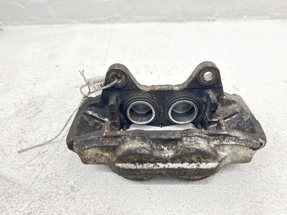 Bremsecaliper venstre foran til Toyota Land Cruiser 150 2010-2013 (Fase 1)  (4775060300|)