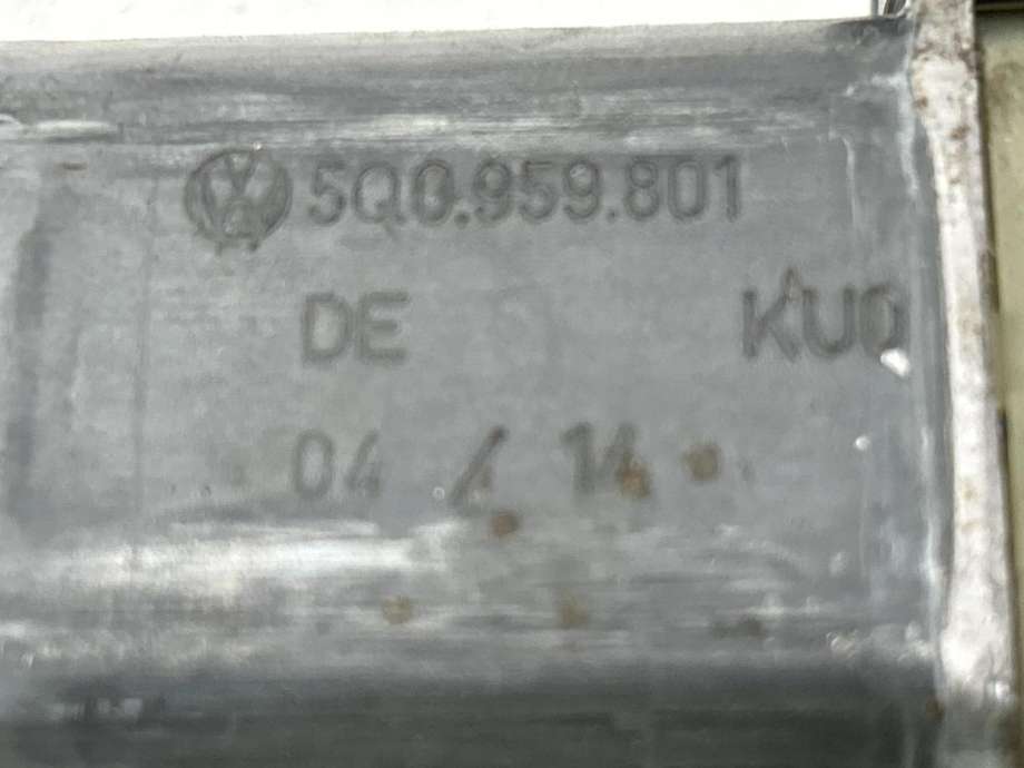 Ruteheis, kun motor, venstre bak til Audi A3 2012-2016 (Type III, Fase 1) (5Q0 959 802 B|)