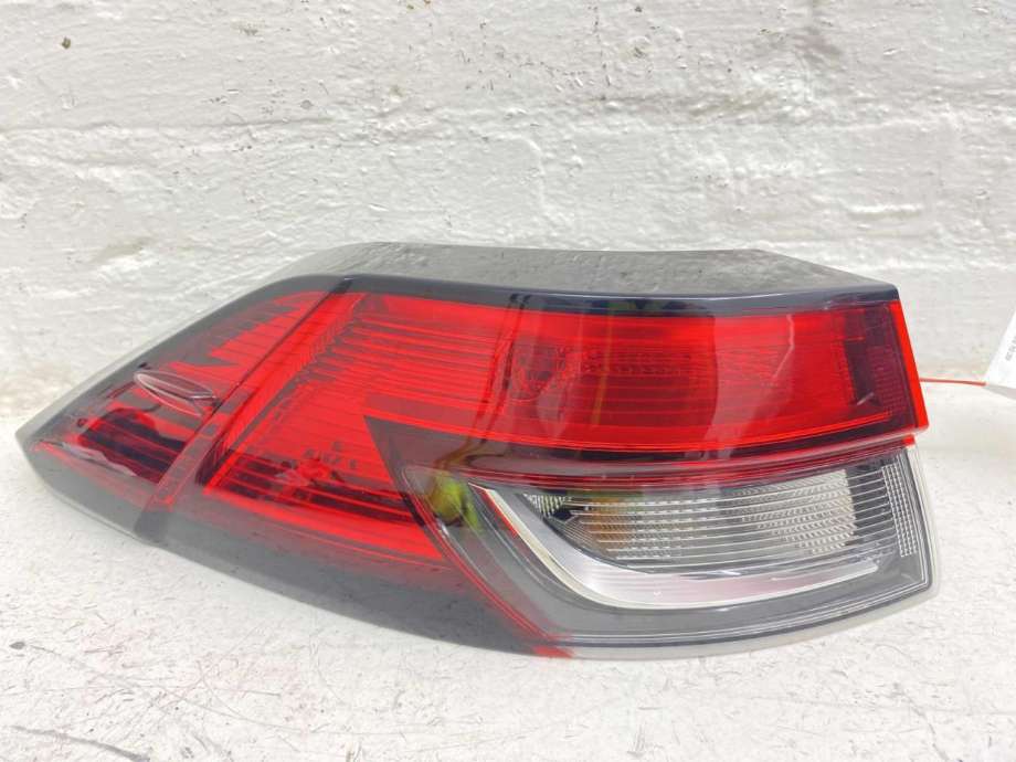 Baklykt venstre ytre til Toyota Corolla Cross, 2022-->> (8156116700)