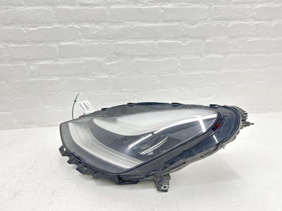 Frontlykt venstre full-LED til Tesla Model 3 2018-2023 (Fase 1)  (1077375-40-B|)