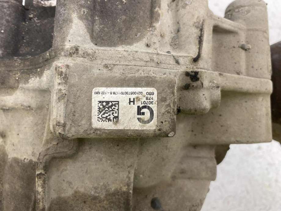 Kardang klokke foran til Audi Q7 2010-2015 (Type I, Fase 2)  (0C1 409 506 A|0C1 409 505 S|)