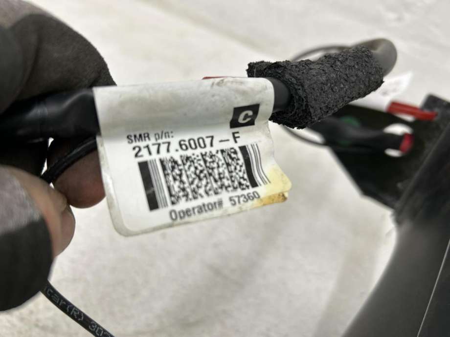 Speil venstre til Tesla Model X 2016-->> (1035182-00-K|1035182-55-F|)