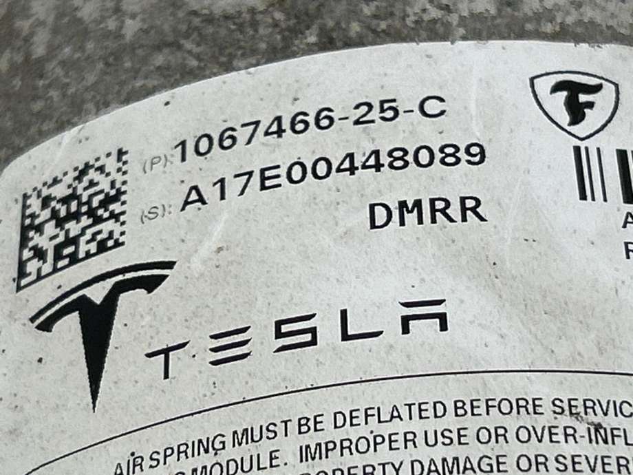 Fjær bak nivå luftpute/belg til Tesla Model S 2016-2021 (Fase 2) (1067466-25-C|)