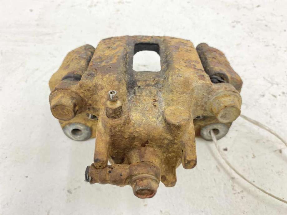 Bremsecaliper høyre bak til Mitsubishi Pajero 2016-2019 (Type IV, Fase 2)  (4605A910|)