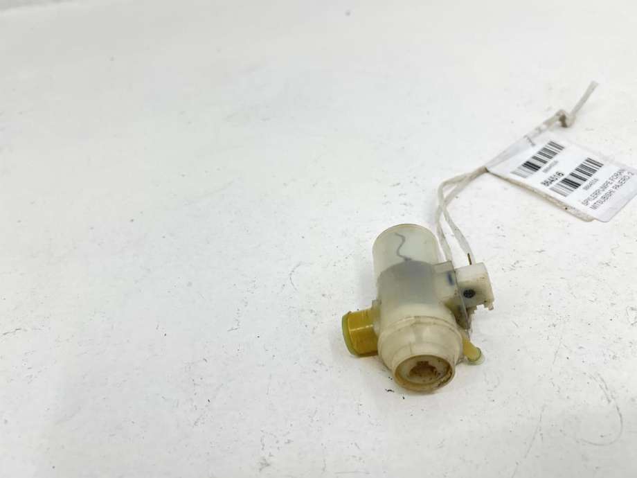 Spylerpumpe foran til Mitsubishi Pajero 2016-2019 (Type IV, Fase 2) (8264A096|)