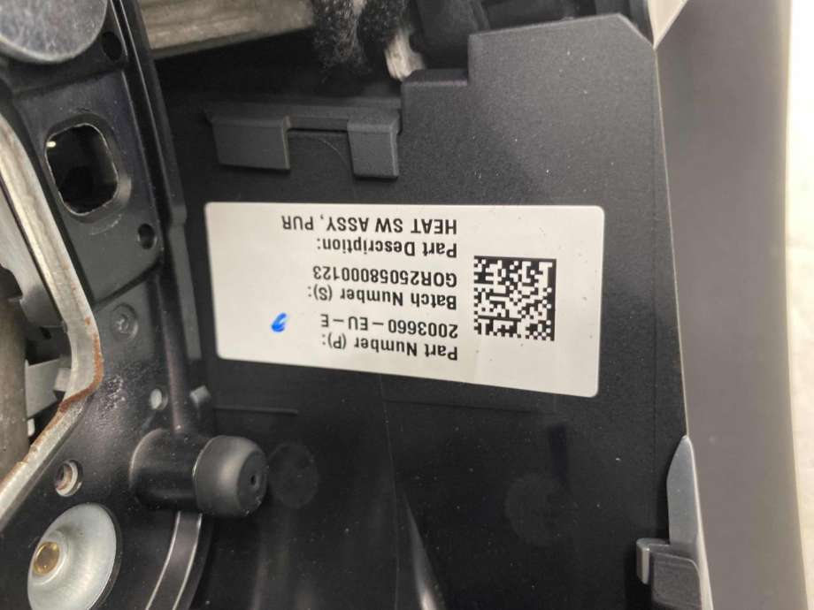 Ratt til Tesla Model Y 2024-->> (Type II)  (2003660-EU-E|)