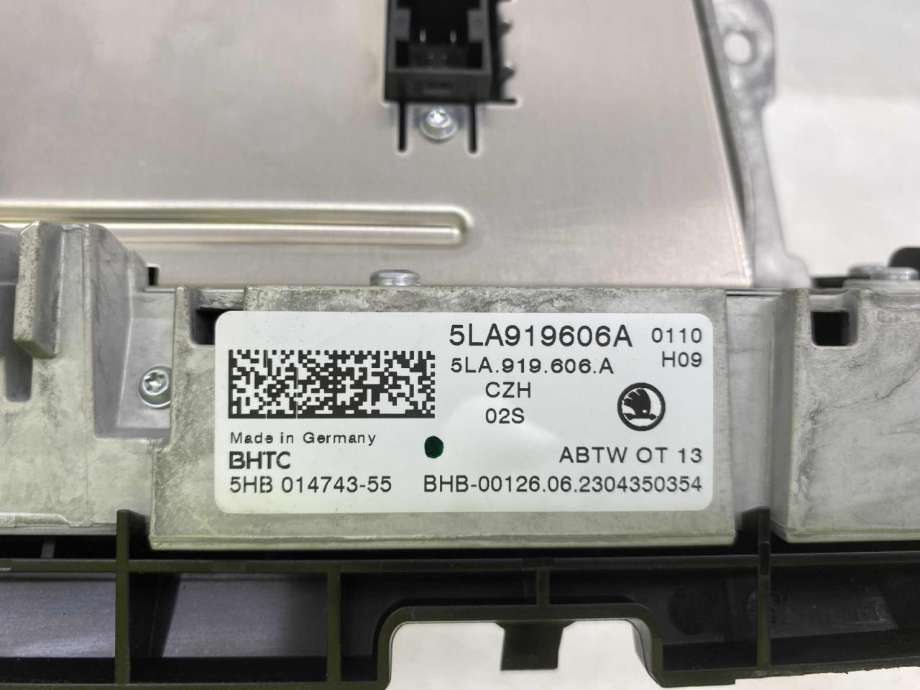 Bilstereo navigasjon skjerm til Škoda Enyaq 2021-->>  (5LA 919 606 A|)