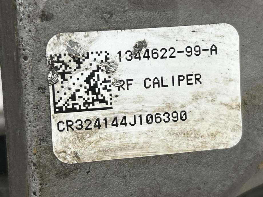Bremsecaliper høyre foran til Tesla Model 3 2024-->> (Fase 2)  (1344622-99-A|)