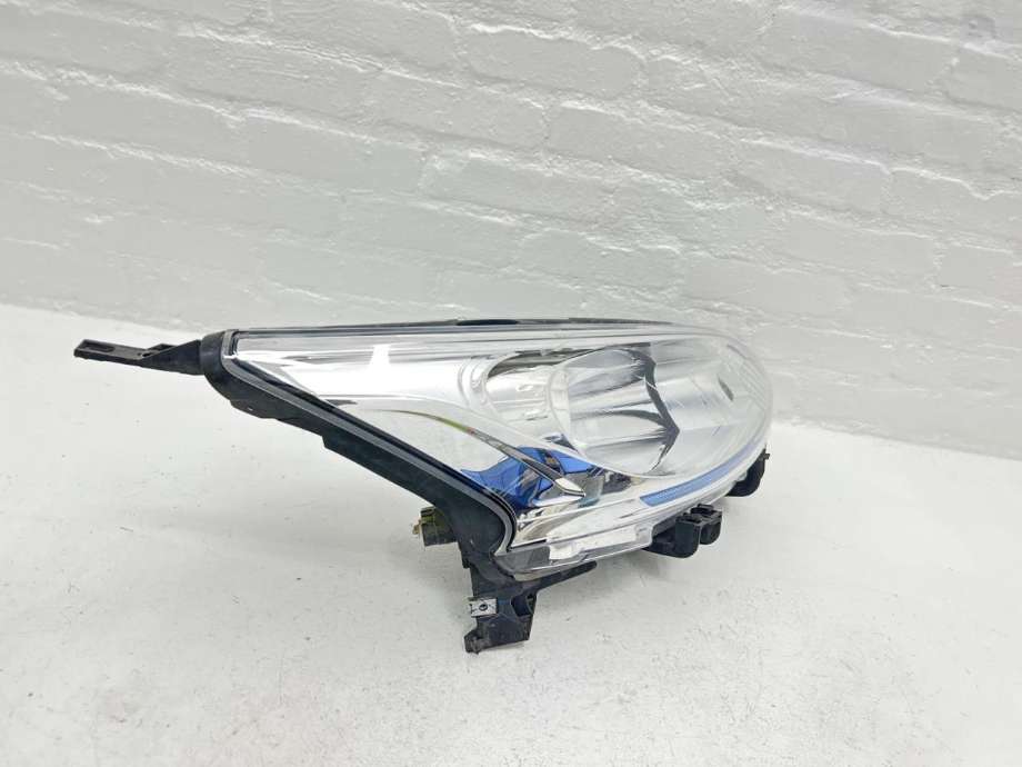 Frontlykt høyre halogen til Nissan E-NV200 2014-->> (260104FA0A|)
