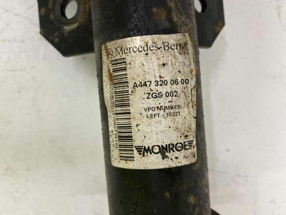 Fjærbein venstre foran til Mercedes Vito 2014-->> (W447) (W447) (A 447 320 04 00|)