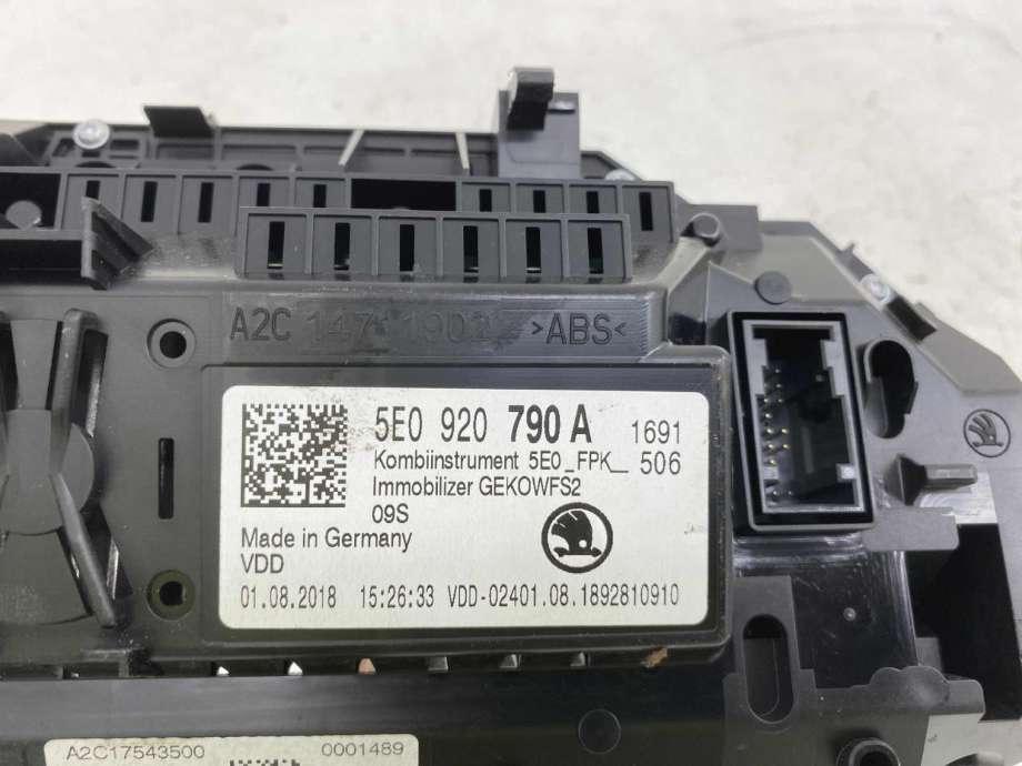 Instrumentpanel til Škoda Octavia 2017-2020 (Type III, Fase 2)  (5E0 920 790 A|)