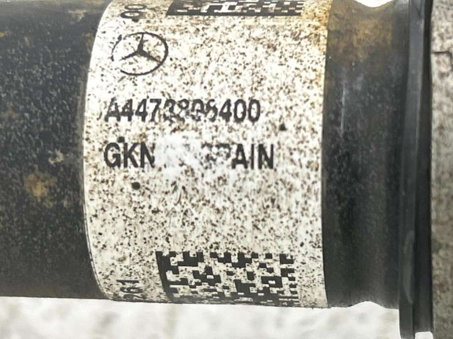 Drivaksel høyre foran, diesel/automat til Mercedes Vito 2014-->> (W447) (W447) (A 447 330 64 00|)