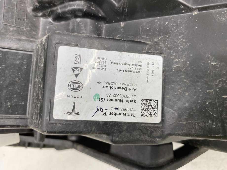 Frontlykt høyre full-LED til Tesla Model Y 2021-2024 (Type I) (1514953-00-DV|1514953-00-C|1514953-00-E)