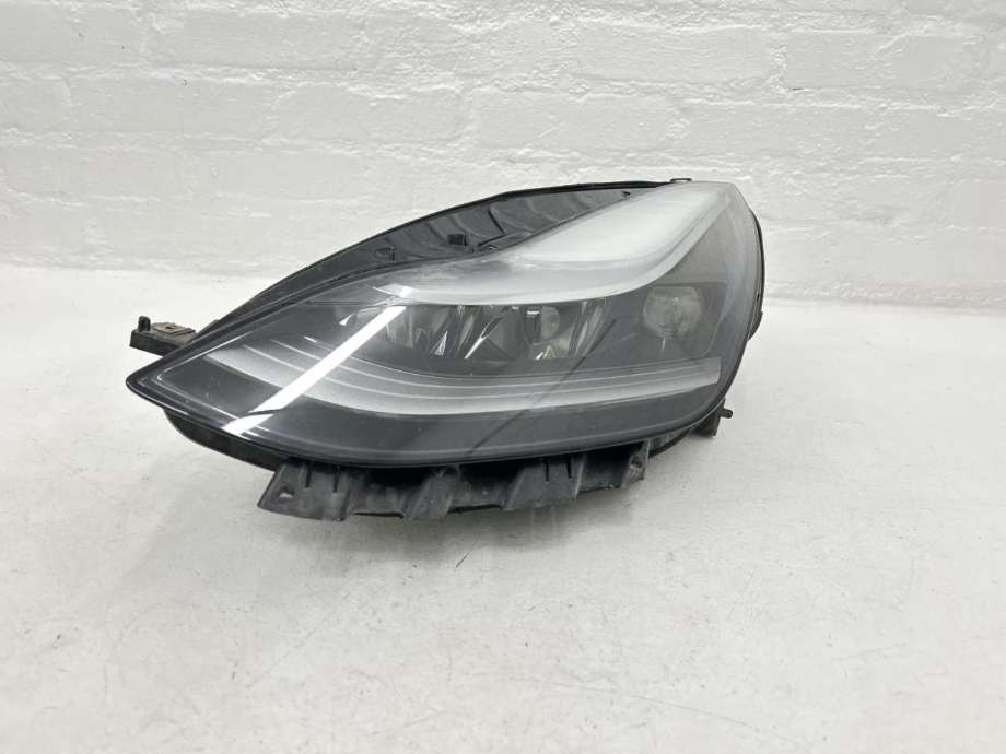 Frontlykt venstre full-LED til Tesla Model Y 2021-2024 (Type I) (1514952-00-D|1514952-00-C|1514952-00-E)